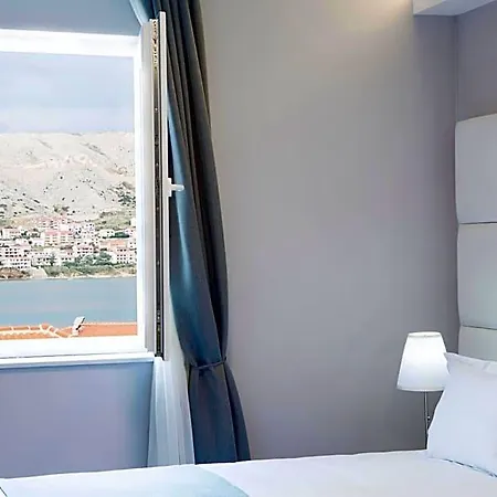 Boutique Intermezzo - Pag Centre 4* Паг